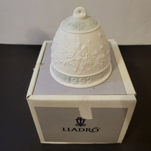 Lladro 15913 Christmas Bell Ornament 1992 NIB White Pale Green Trim w/ Ribbon